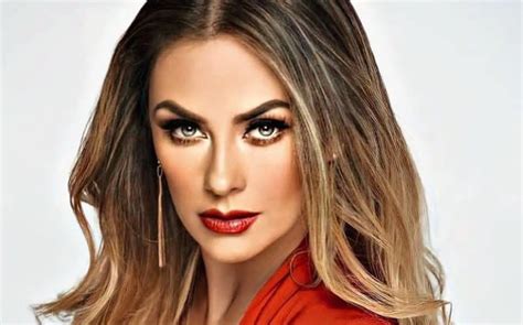 aracely arámbula desnuda|Aracely Arámbula se muestra al natural con。